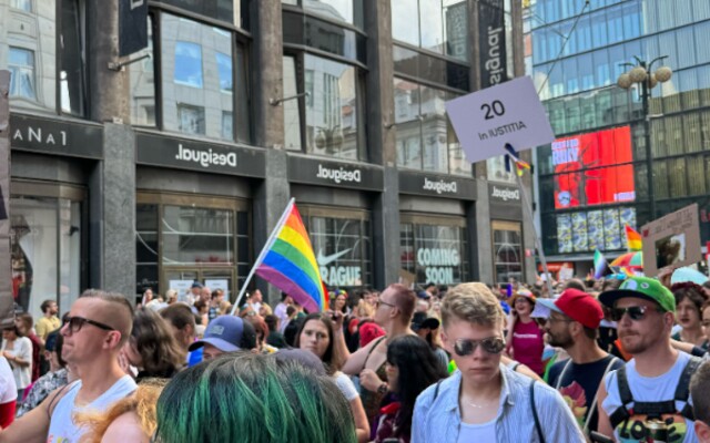 Prague Pride: Prahou prošel duhový průvod. Zúčastnilo se ho 60 tisíc lidí