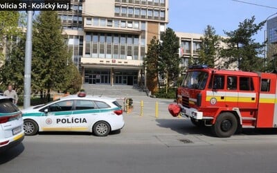 Košičan chcel pomôcť kamarátovi, tak na súdoch nahlásil bombu. Teraz oboch obvinili zo zločinu šírenia poplašnej správy.