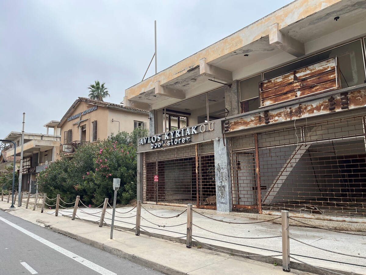 Za přesně vyhrazené území se nedostaneš, ale zpřístupněný okruh ti i tak zabere hodně času.