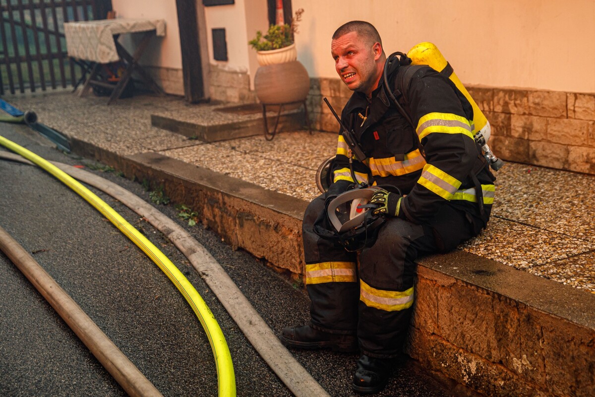 Takto vypadal zásah v obcích Hřensko a Mezná z pohledu hasičů.