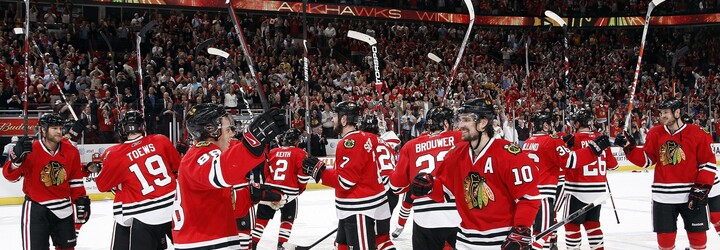 Chicago Blackhawks sa na čele s Mariánom Hossom teší zo zisku ďalšieho Stanley Cupu