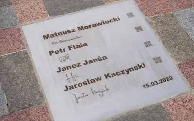 Zelenskyj odhalil další pamětní desku evropským politikům, je mezi nimi i Petr Fiala.