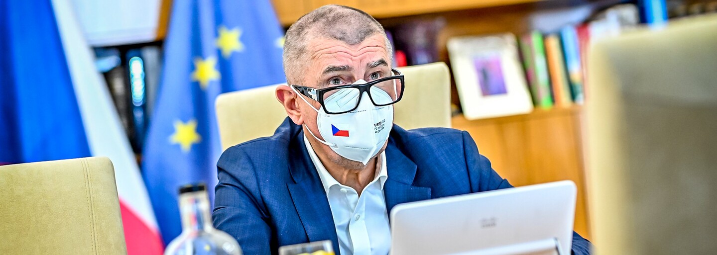 Babiš navrhne pro studenty udělení úřední maturity. Známky by se jim přidělily podle dosavadního prospěchu