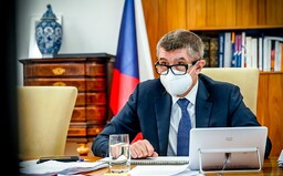 Babiš: Rezervace k očkování se pro všechny od 1. února nespustí