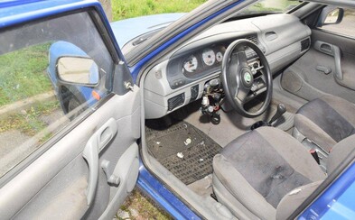 Babráci sa pri Senici pokúsili ukradnúť 13 áut, ale ani jedno nenaštartovali. Mladí chalani potrebovali auto, aby sa dopravili domov Babráci sa pri Senici pokúsili ukradnúť 13 áut, ale ani jedno nenaštartovali. Mladí chalani potrebovali auto, aby sa dopravili domov