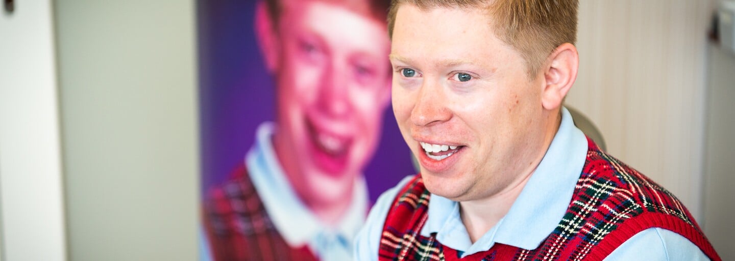 Bad Luck Brian: Mnozí si neuvědomují, že jsem tu fotku udělal naschvál. Některé roky mi vydělala více než čtvrt milionu (Rozhovor)