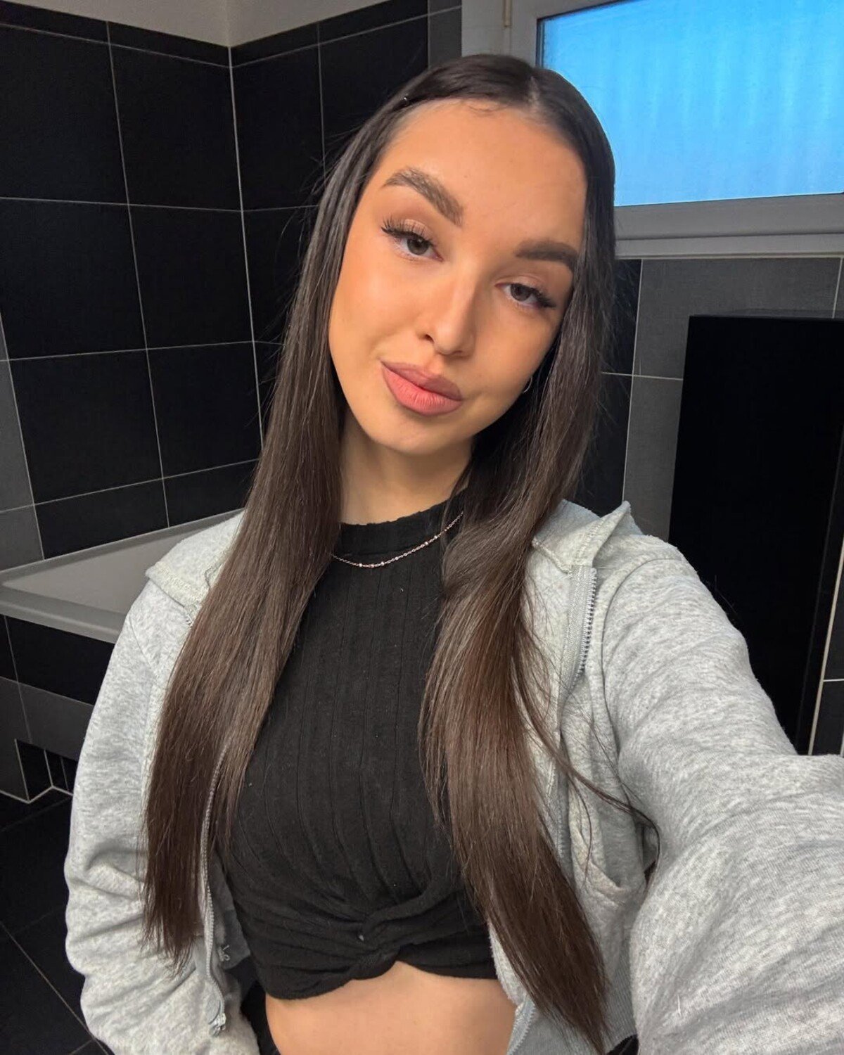 tinder, zoznamka, vzťahy