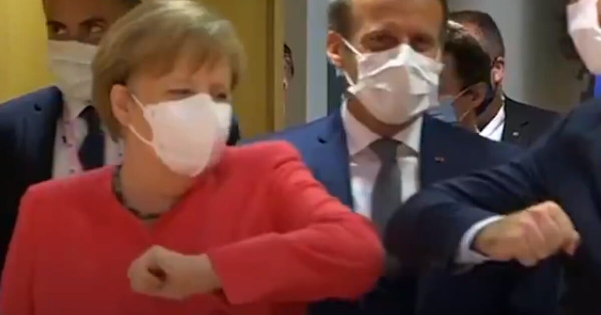 Podavanie Si Ruk Podávanie rúk vyšlo kvôli Covid-19 z módy. Merkelová či Macron si ...