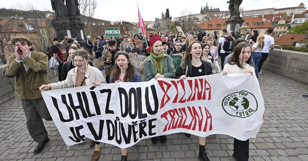 Hnutí Fridays For Future protestovalo proti prodloužení těžby v Bílině