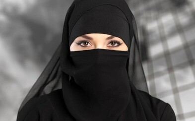 Barbie oblečenou v hidžábu si můžeš koupit už brzy. Mattel se inspiroval odvážnou muslimskou šermířkou Barbie oblečenou v hidžábu si můžeš koupit už brzy. Mattel se inspiroval odvážnou muslimskou šermířkou