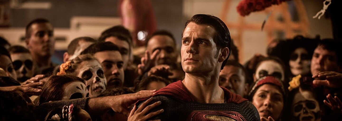 Batman a Superman sa vo veľkolepom traileri snažia o najepickejší súboj roka, pri ktorom sa otrasú kiná
