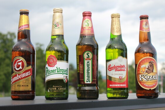 Měšťanský pivovar, dnešní Pilsner Urquell, se zrodil v roce 1842. Ve kterém roce začal stáčet svůj ležák také do lahví?