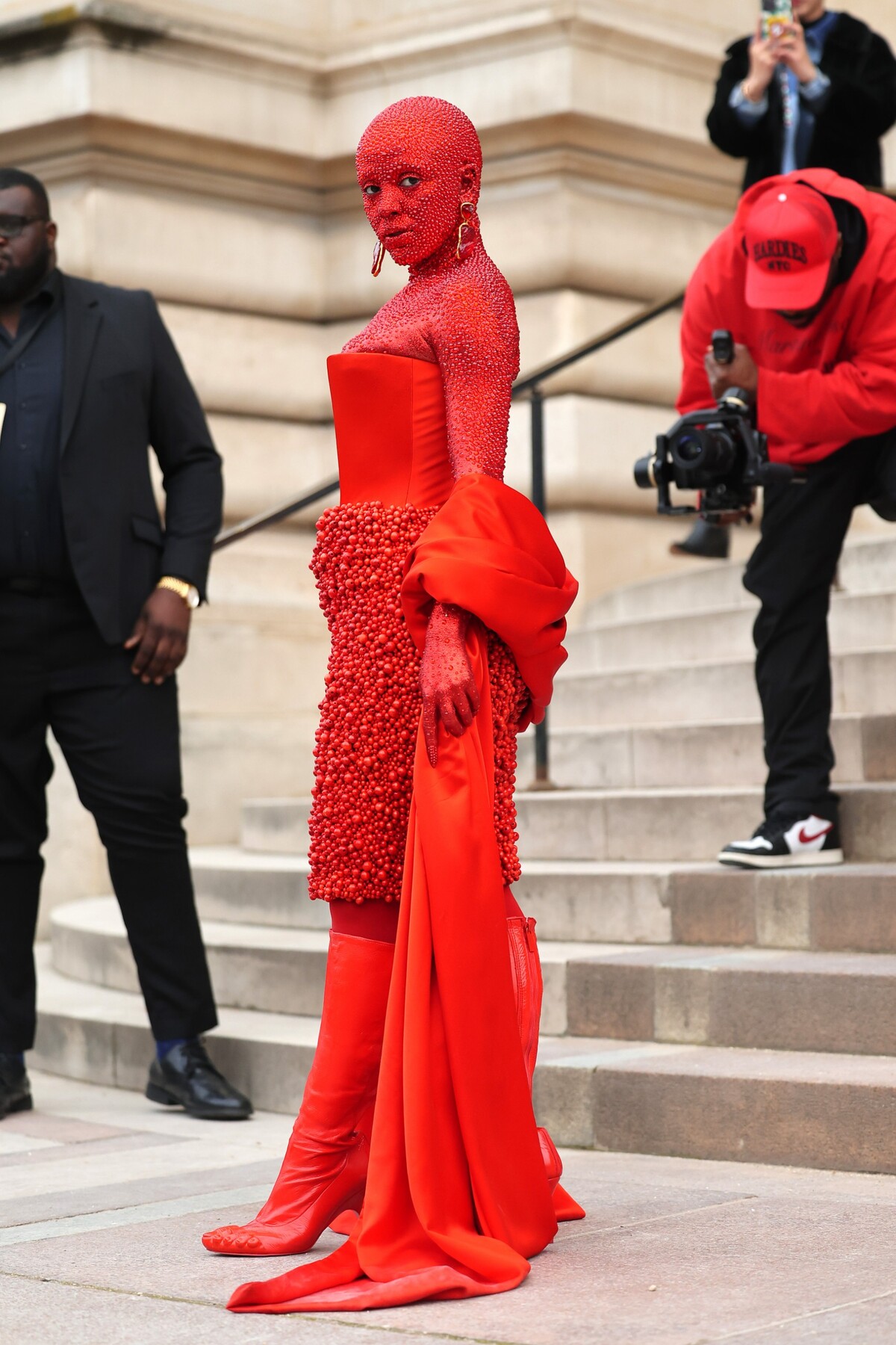 Doja Cat na prehliadke Schiaparelli.