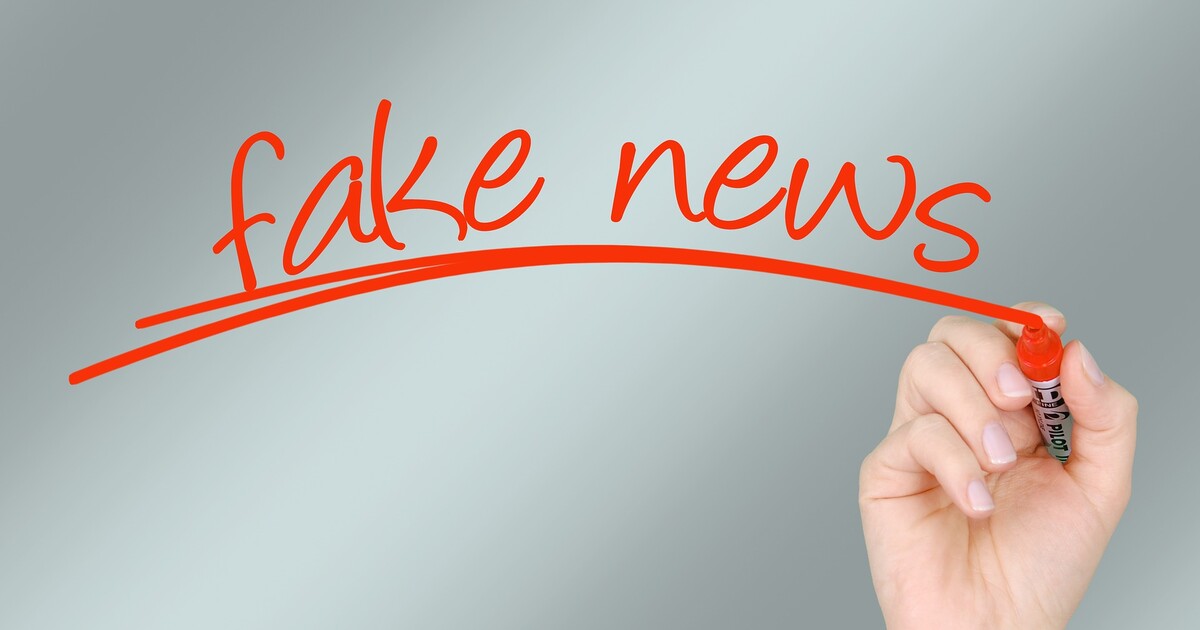 Průzkum: Většina Čechů je pro omezení dezinformačních webů