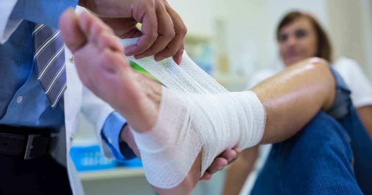 Praha aktivovala traumaplán. Záchranáři kvůli ledovce řeší desítky zranění