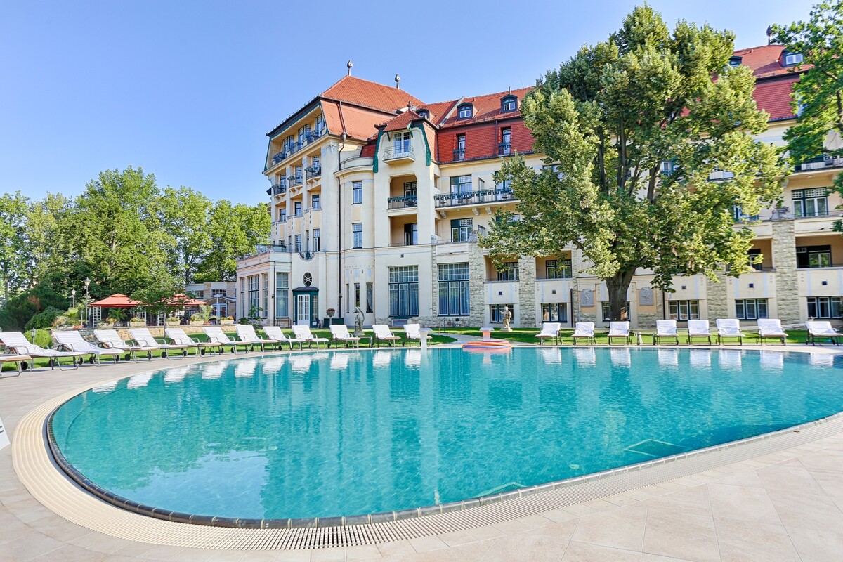 Thermia Palace, kúpele, Slovensko