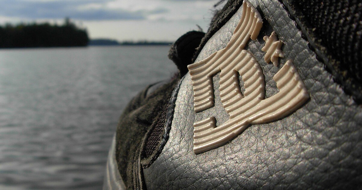 KVÍZ: Poznáš loga skejťáckých značek, které letěly před 20 lety?