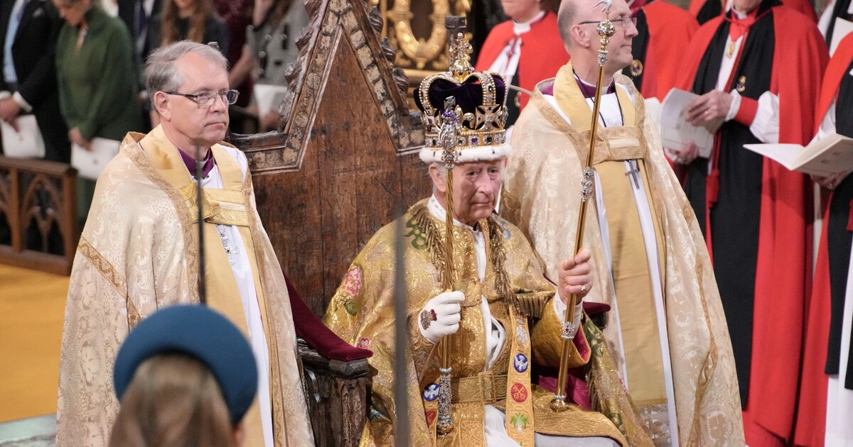 Obrazem: Takto probíhala korunovace Karla III. Podívej se na snímky ze slavnostního obřadu