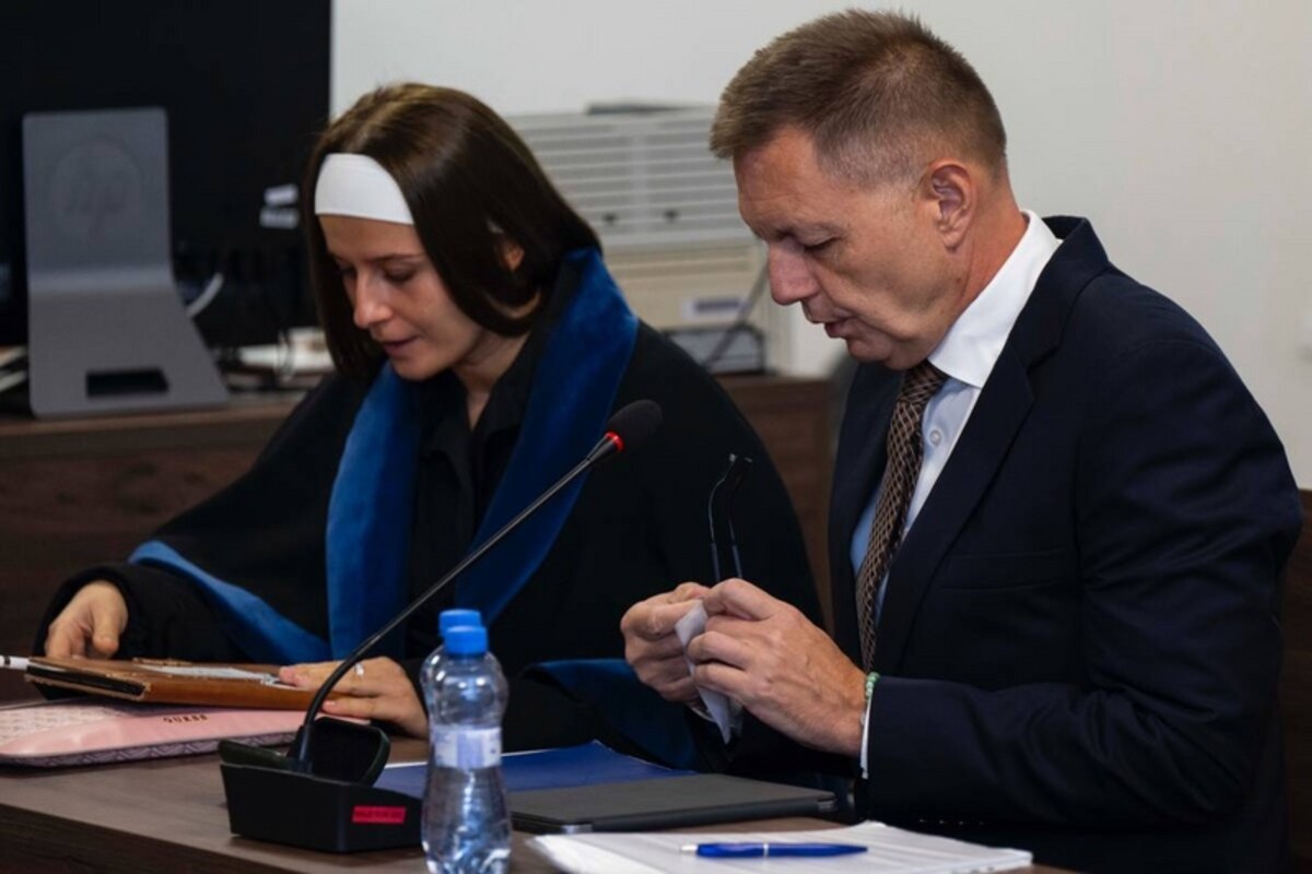 Peter Kažimír v súdnej sieni počas hlavného pojednávania na Špecializovanom trestnom súde v Pezinku 11. októbra 2024.