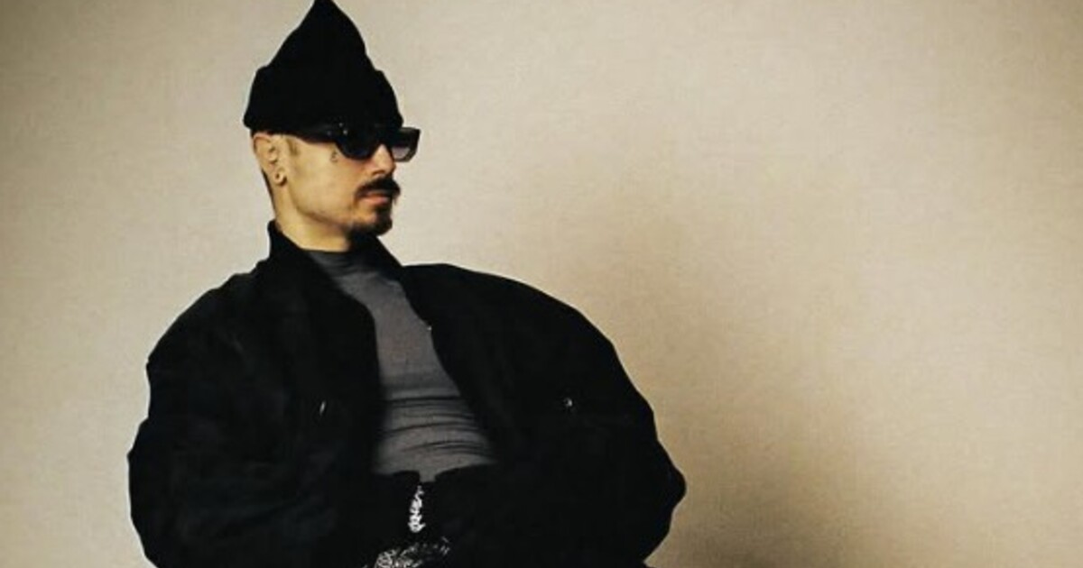 Karlo vydal své první album po návratu z vězení. Novinka nese název Diabol V Slabom Tele