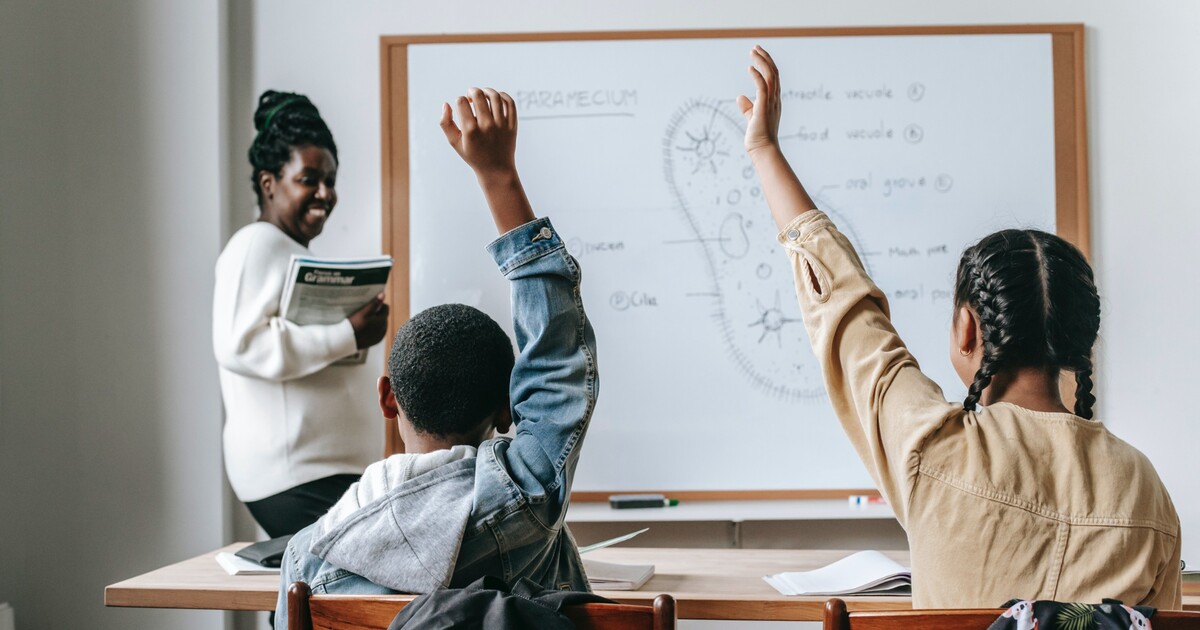 Většina Čechů a Češek nesouhlasí s jednotnými přijímačkami na střední školy. Hlasuj v anketě, jaký máš názor ty.