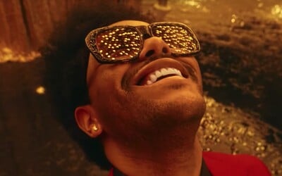 The Weeknd olizuje halucinogénnu žabu, nadrogovaný si užíva v Las Vegas. Sleduj nový videoklip.