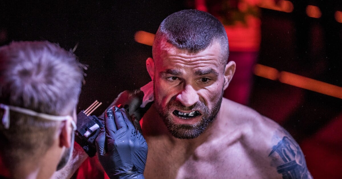 Karlos Vémola má vážné zdravotní problémy. Po obvinění ho museli převézt do nemocnice