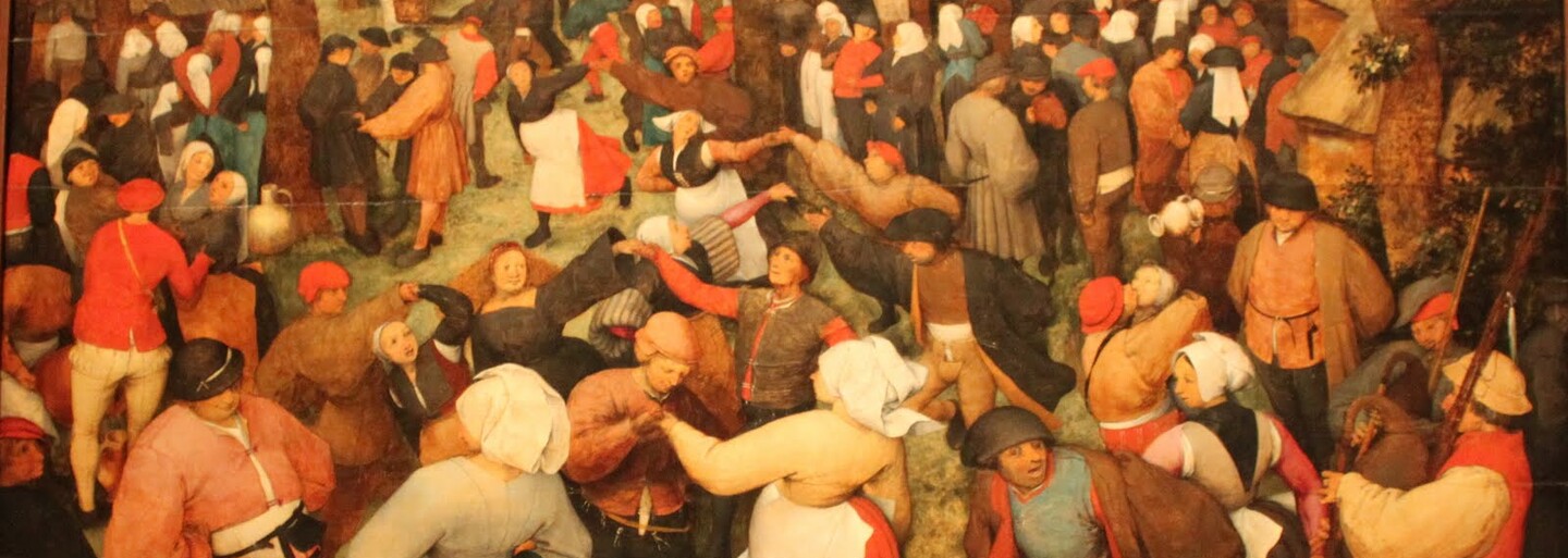 Během tanečního moru v roce 1518 zaplnily ulice Štrasburku stovky lidí, kteří tančili, dokud nepadli mrtví k zemi