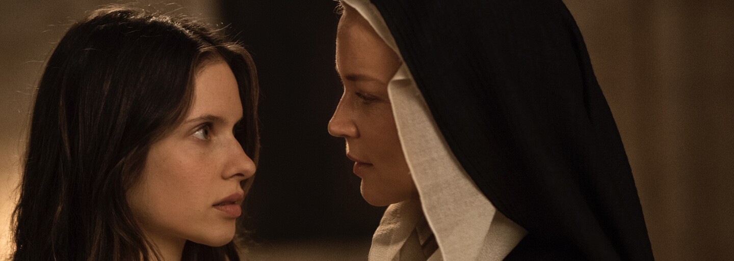 Benedetta je vášnivé erotické drama o jeptišce a její kamarádce, která ji svede