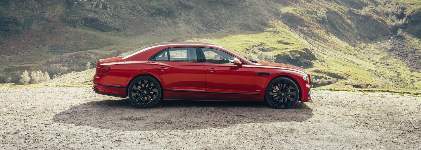 Bentley predstavilo športovú verziu pompéznej limuzíny Flying Spur