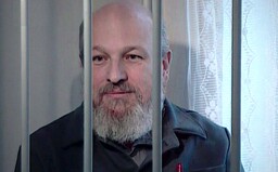 Bestiální vrah Roubal svazoval své oběti, aby se pomalu dusily vlastní vahou. Tělo muže nechal rozežrat v odpadní jímce