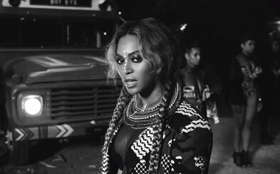 Beyoncé se ve videu Sorry přenesla přes bývalého přítele a vzkazuje Afroameričankám, aby se za sebe nestyděly Beyoncé se ve videu Sorry přenesla přes bývalého přítele a vzkazuje Afroameričankám, aby se za sebe nestyděly