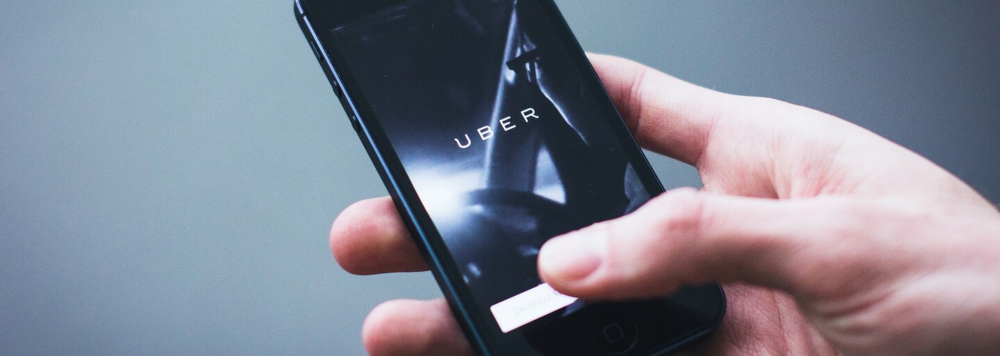 Bezpečnostní prvky autonomního vozidla Uberu selhaly. Ženu auto zabilo, protože byly zablokované brzdy