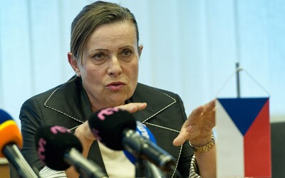 Alena Vitásková vzdala boj o Hrad. Jedna ze Zemanových favoritek nechce být v šedi ostatních kandidátů.
