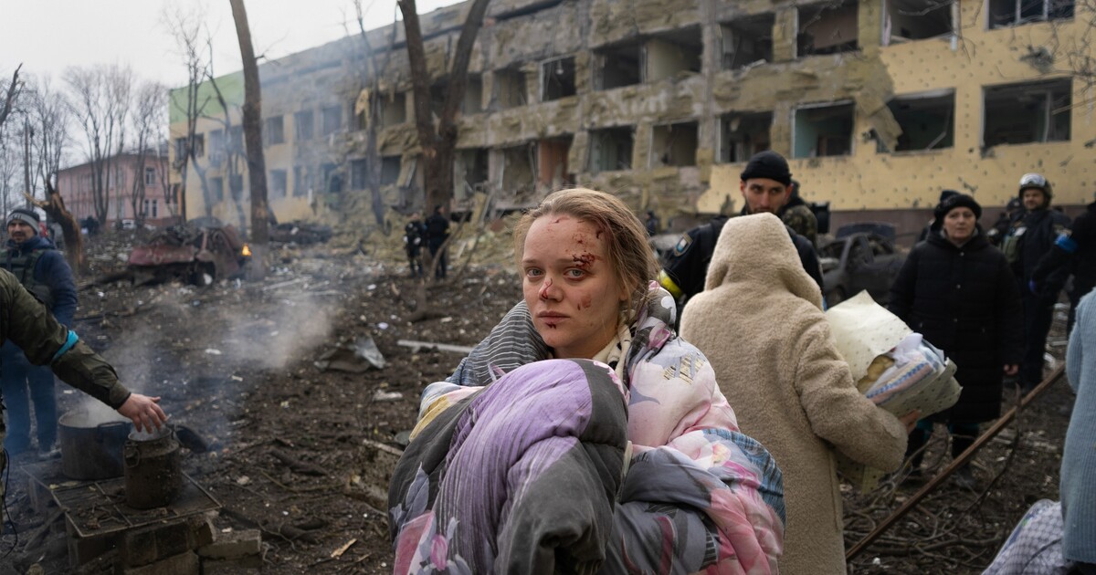 Čechů a Češek podporující dočasné setrvání ukrajinských uprchlíků v ČR ubylo