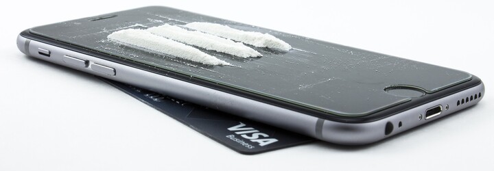 Odborník na závislosti: Heroin a píchání drog jsou na ústupu, sklenice vína denně škodí a tráva může způsobit duševní poruchy