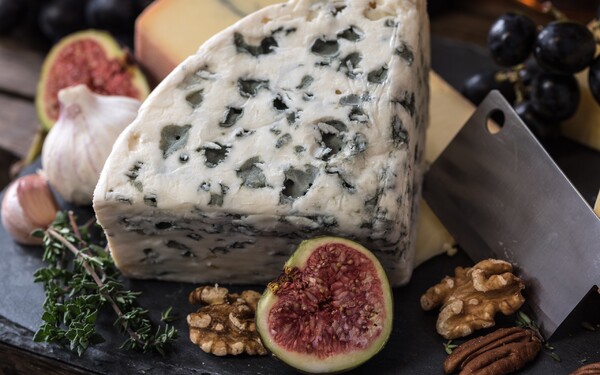 Který z těchto druhů sýra nemá modrou plíseň?