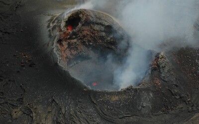 Největší aktivní sopka na světě Mauna Loa vybuchla.