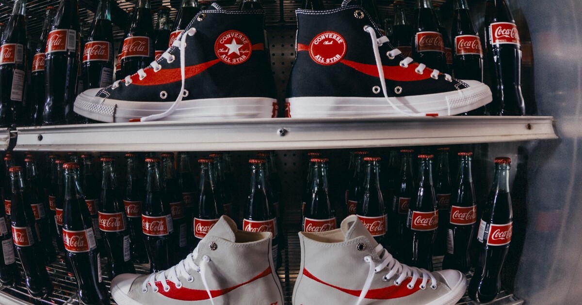 Coca-Cola a Converse spojily síly v nové kolekci. Oslavují lásku a kreativitu