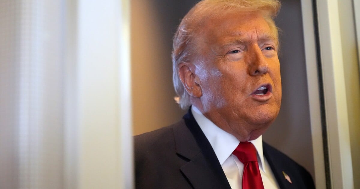 VIDEO: Donald Trump obvinil Írán z útoku na dívčí školu. Při tragédii mělo zahynout více než 150 lidí