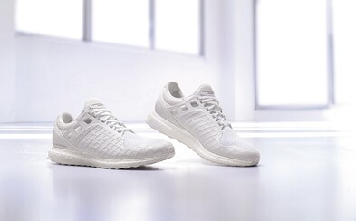 Bílé adidas Ultra Boost z dílny Porsche Design v sobě kombinují pokrokové technologie a moderní design Bílé adidas Ultra Boost z dílny Porsche Design v sobě kombinují pokrokové technologie a moderní design