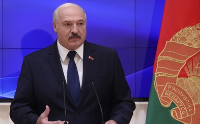 Běloruský prezident prohlásil, že vodka a sauny porazí koronavirus. Odmítl i zrušení fotbalové sezóny Běloruský prezident prohlásil, že vodka a sauny porazí koronavirus. Odmítl i zrušení fotbalové sezóny