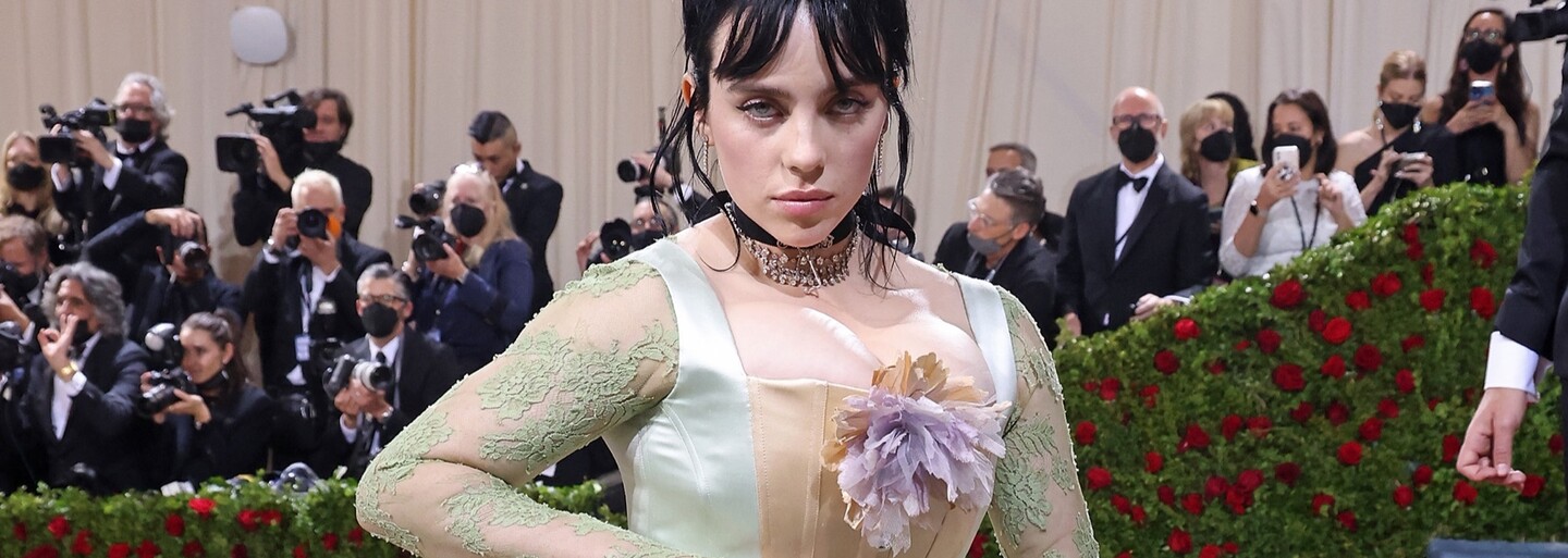 Billie Eilish, Ariana Grande nebo Olivia Rodrigo. Toto jsou celebrity, které se postavily proti zákazu interrupce v USA