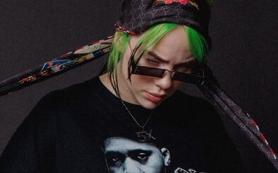 Billie Eilish sa po odmlke vracia na Instagram. Zahalená v širokom oblečení má pre fanúšikov dôležitú správu Billie Eilish sa po odmlke vracia na Instagram. Zahalená v širokom oblečení má pre fanúšikov dôležitú správu