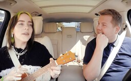 Billie Eilish si zazpívala svůj největší hit v Carpool Karaoke. Zahrála na ukulele a vyprávěla o prvním setkání s Bieberem