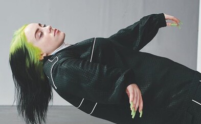 Billie Eilish tvrdí, že rapeři lžou, když mluví o ženách a zbraních Billie Eilish tvrdí, že rapeři lžou, když mluví o ženách a zbraních