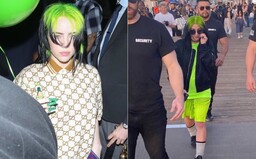 Billie Eilish vulgárne nakladá ľuďom, ktorí ju napodobňujú. Také ponožky by som nikdy nenosila, vysmieva sa