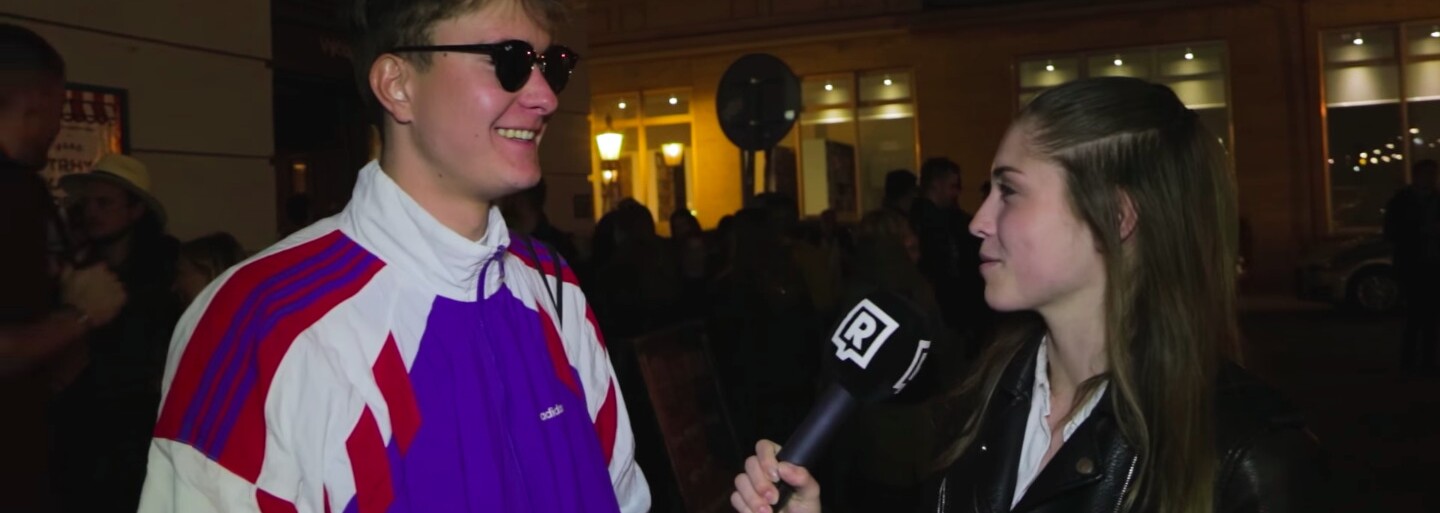 Billy Barman a spevácky zbor dievčat zo SĽUKu spojili sily. Ako to dopadlo sme sa vybrali skontrolovať do bratislavskej Starej tržnice