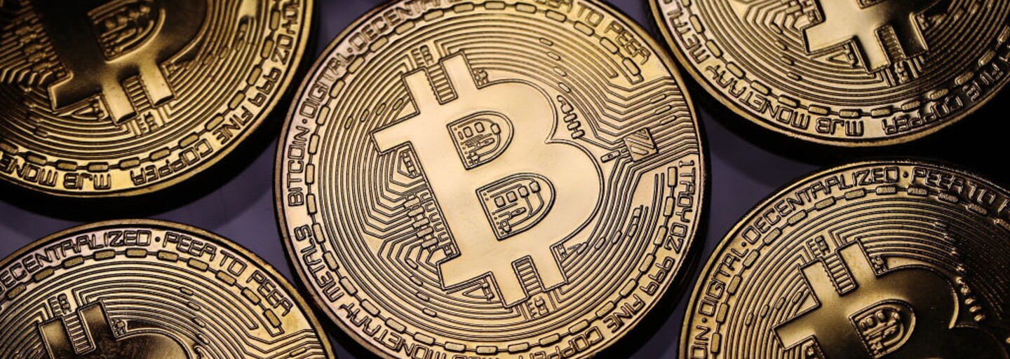 Bitcoin spadl pod hranici 25 tisíc dolarů. Cena je nejníže od konce roku 2020