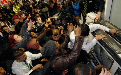 Black Friday: Mohutné slevy či zranění nakupující přicházejí i letos Black Friday: Mohutné slevy či zranění nakupující přicházejí i letos